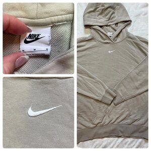 beige nike center swoosh hoodie (NWOT)